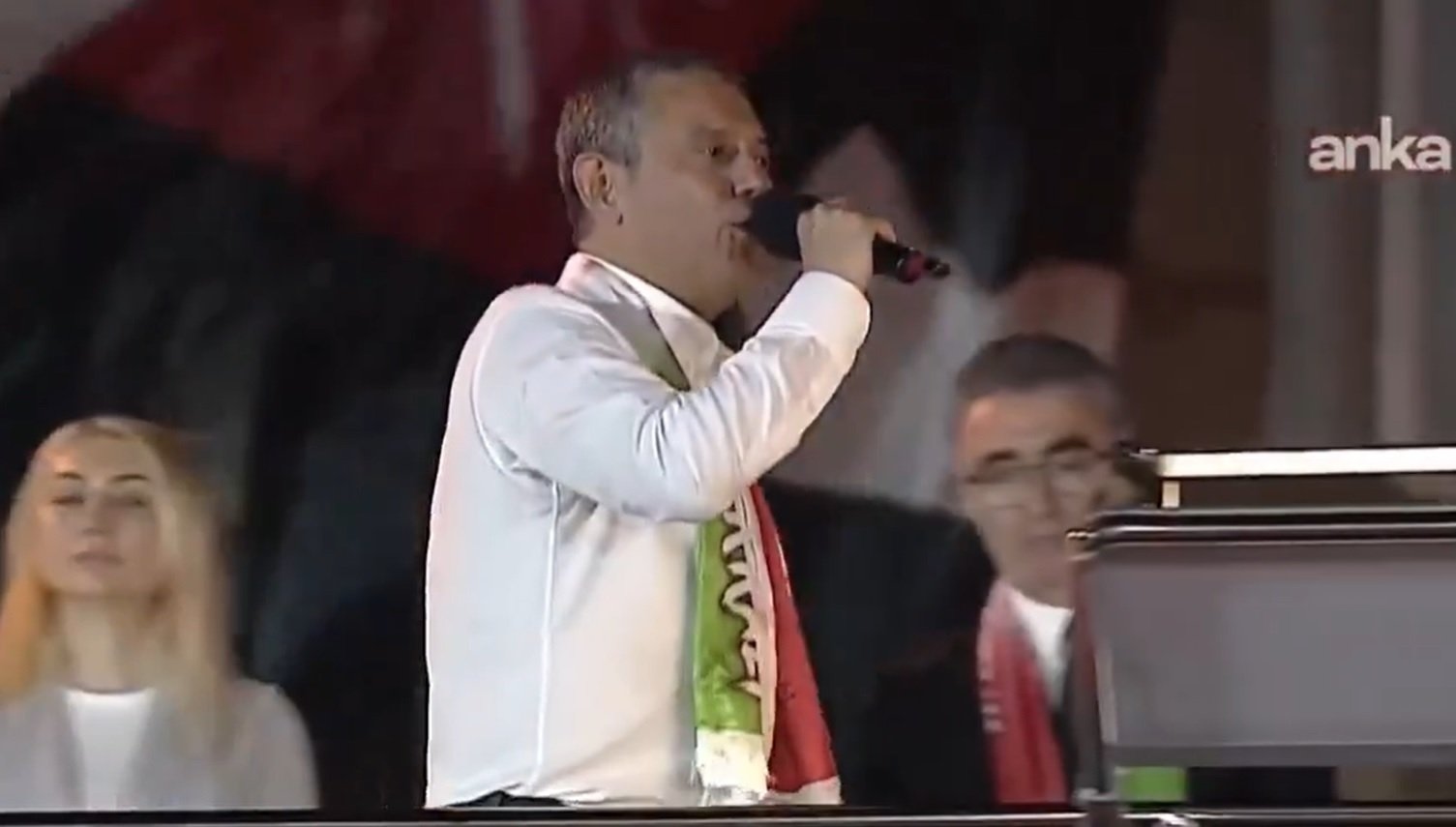 CHP’nin Bayrampaşa mitingi | Özgür Özel: “Erdoğan, yarın 12.00’yi bekle”