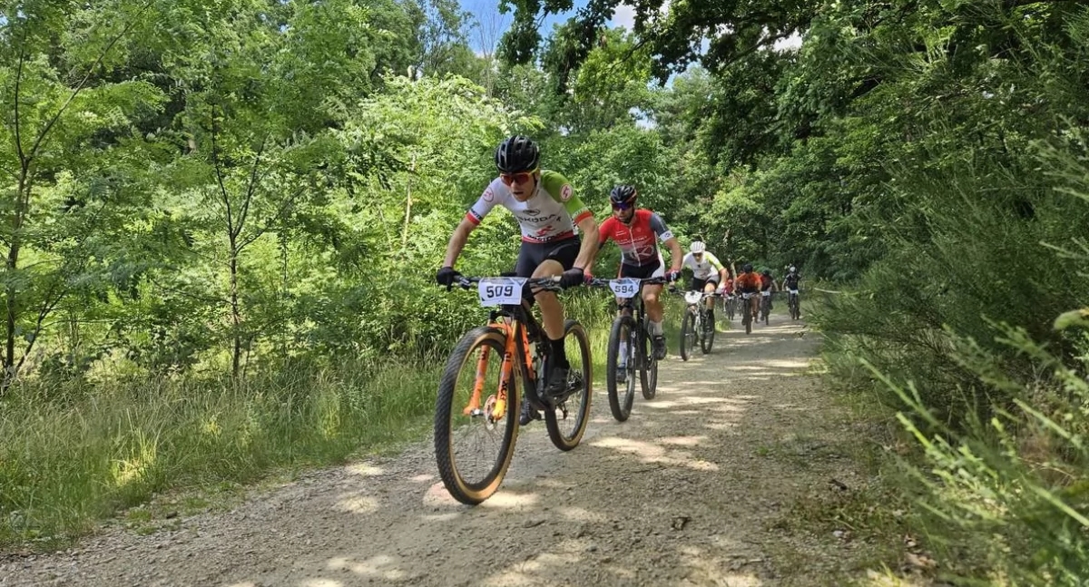 Más de 120 competidores, ritmo rápido y pista técnica.