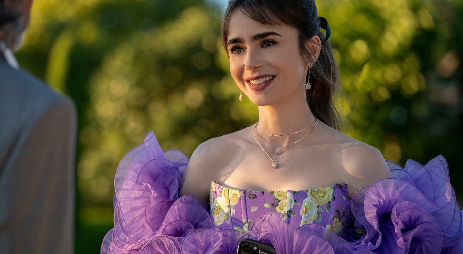 L'équipe d'« Emily in Paris » s'évade à nouveau de France. Cette fois, elle visitera une ville au bord de l'eau.