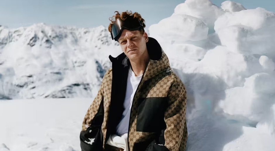 GUCCI e Jannik Sinner apresentam a primeira coleção de esqui da história.