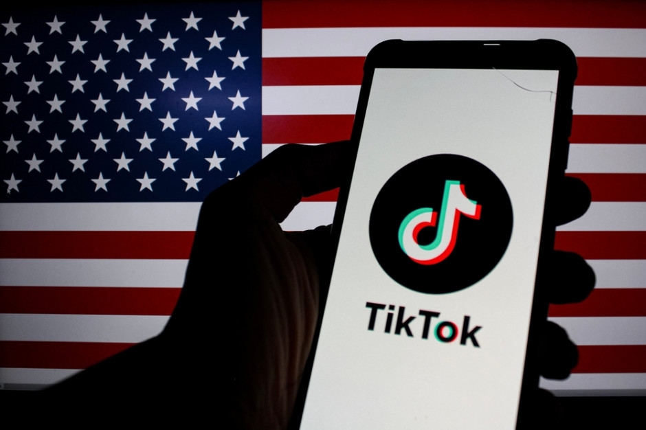 TikTok zal niet verdwijnen uit de VS - Amerikaanse bedrijven zullen de controle erover overnemen. Trump keurde de deal goed.