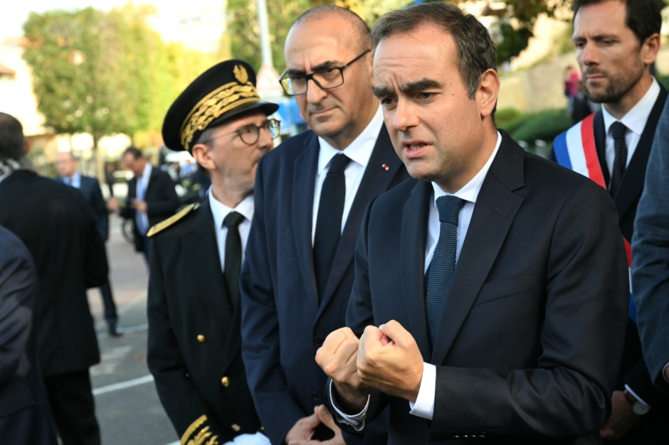 Le sort du gouvernement français en dépend. Les premières motions de censure ont déjà été déposées.