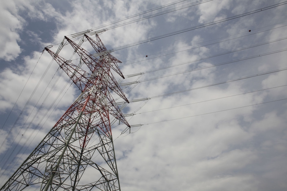 Such are the energy losses in the Polish transmission grid. Opposing forces clash.
