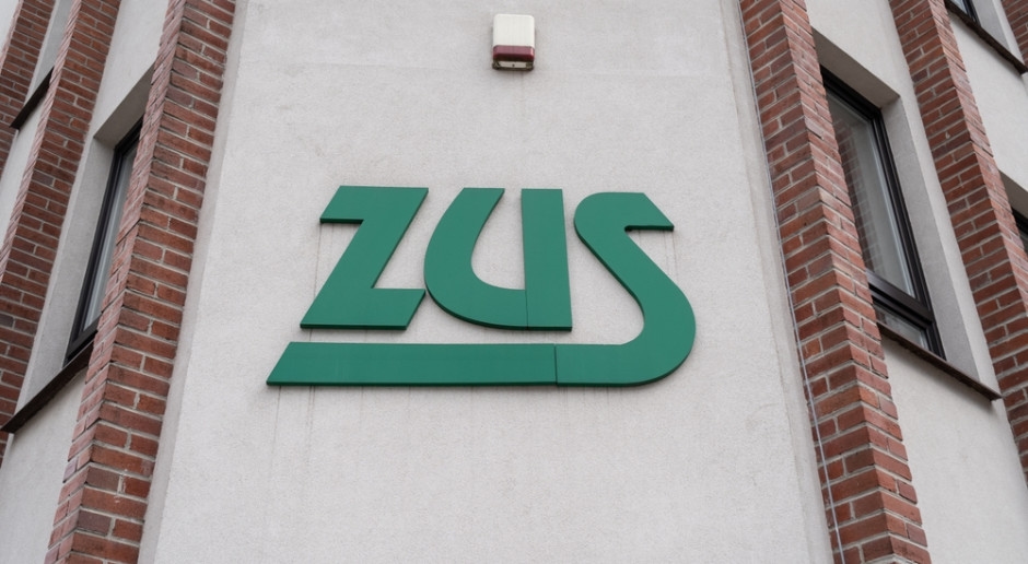 ZUS will pay 500 plus for adults. There are certain conditions.