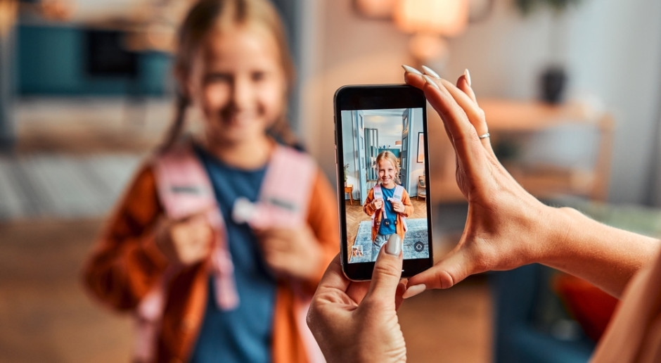 No more posting children's photos online. The Human Rights Ombudsman has taken up the matter.