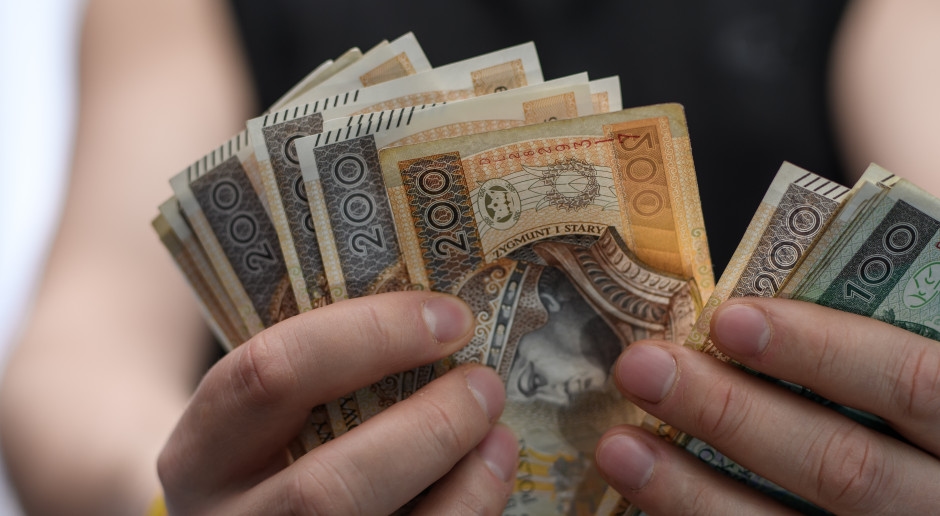 1.400 PLN von der Sozialversicherungsanstalt für drei Jahre? Prüfen Sie, ob Sie die Kriterien erfüllen.
