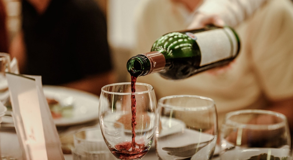 Red Wine for Health? Cardiologist Debunks Myths About Alcohol Consumption