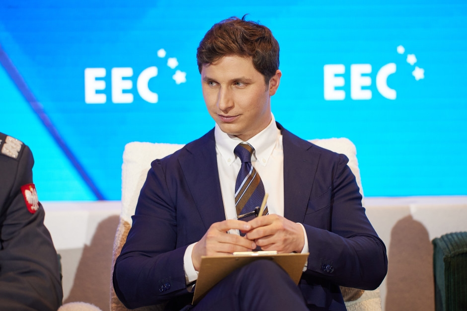 Iceye dobra vendas, considera IPO, Modrzewski apela