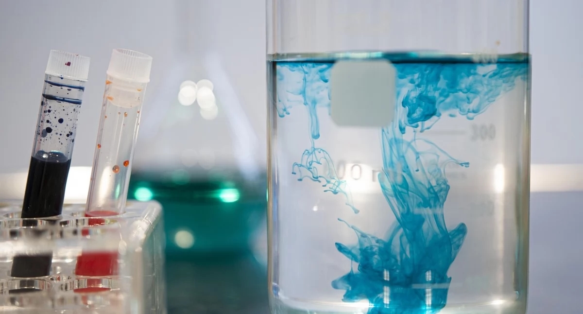 IA diseña una cura para el cáncer: BBO-10203 entra en ensayos clínicos