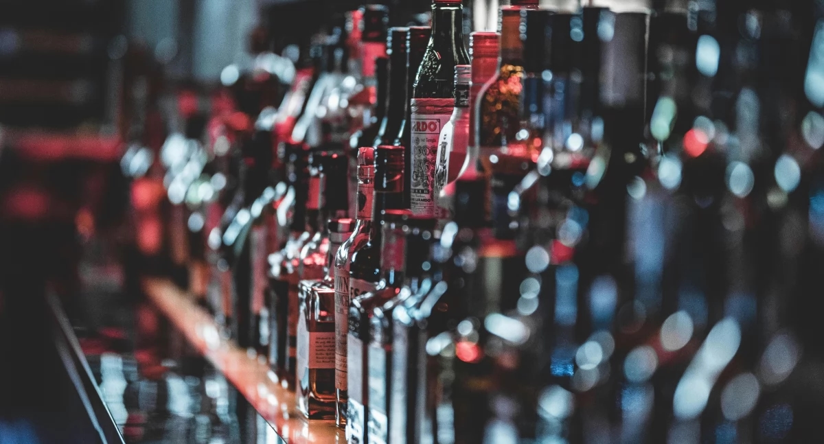 Wijziging van de Wet op Soberheidsvoorlichting: verplichte alcoholwaarschuwingen voor zwangere vrouwen en vrouwen die borstvoeding geven. Publieke consultaties gaande.