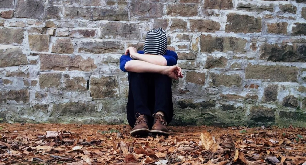 Solidão, obesidade e dor contribuem para a depressão. E a própria depressão alimenta ainda mais problemas de saúde.