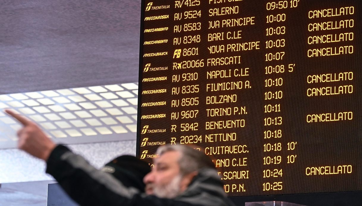 May 17 Train Strike Postponed: The Reasons