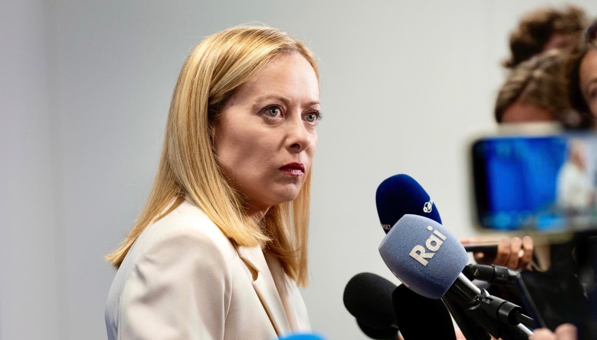 Acordo da OTAN sobre 5% do PIB para armas; Itália deve triplicar gastos