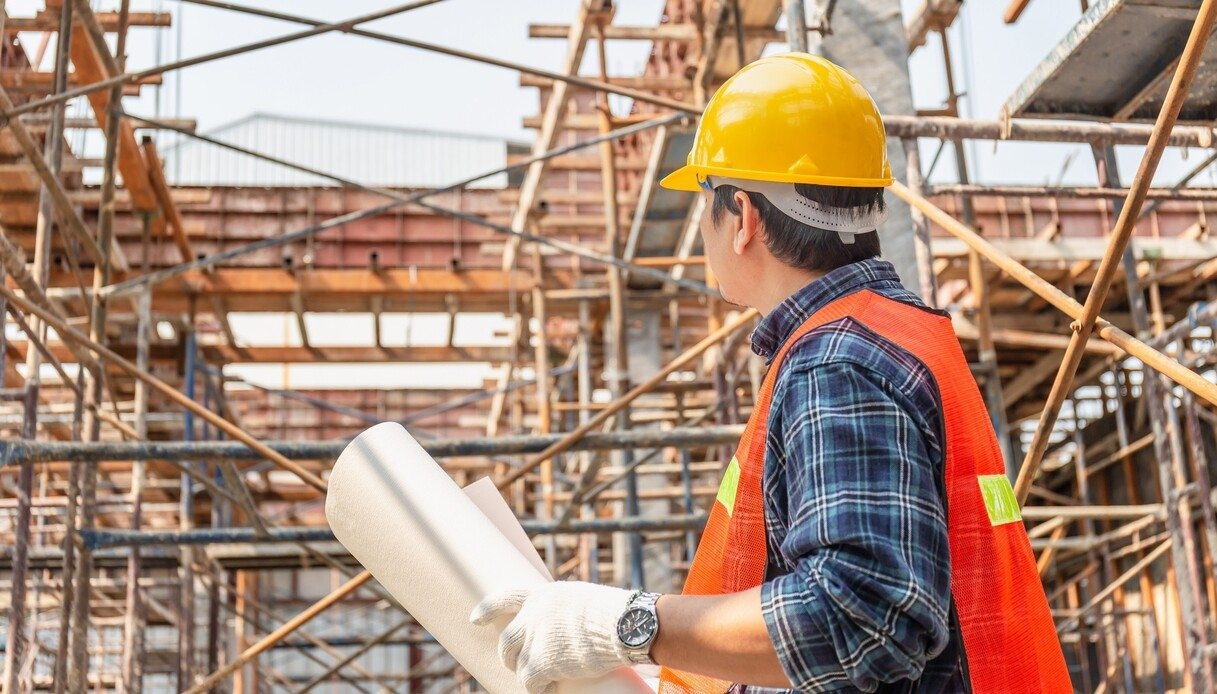 Accidents at work, a simple card can save lives