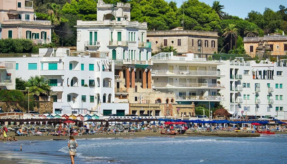 Buying a house in Anzio, Lido dei Pini is the most sought-after neighborhood.