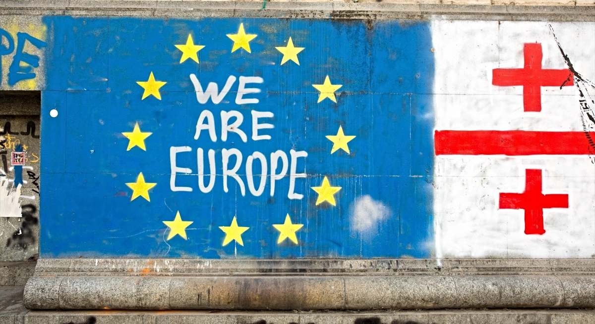 Die EU verurteilt „Verschwörungstheorien“ über ihr Verhältnis zu Georgien und Angriffe auf den georgischen Botschafter.