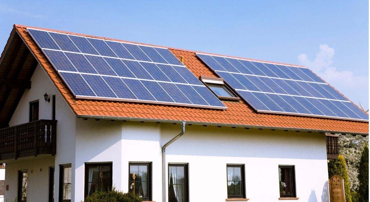One homeowner's surprising bill after installing solar panels: "Check if it's really worth it."