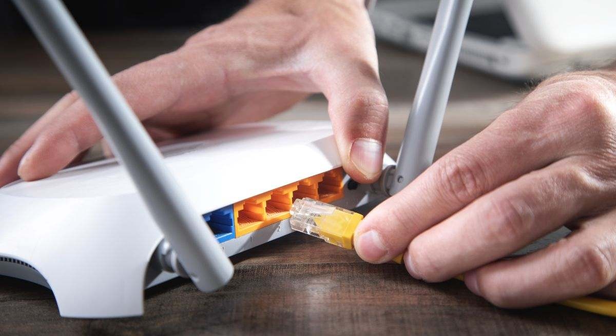 İnternet yönlendiricisinde boş bir USB girişi olan kişi büyük bir hazineye sahip demektir: Neden ve ne işe yarar?