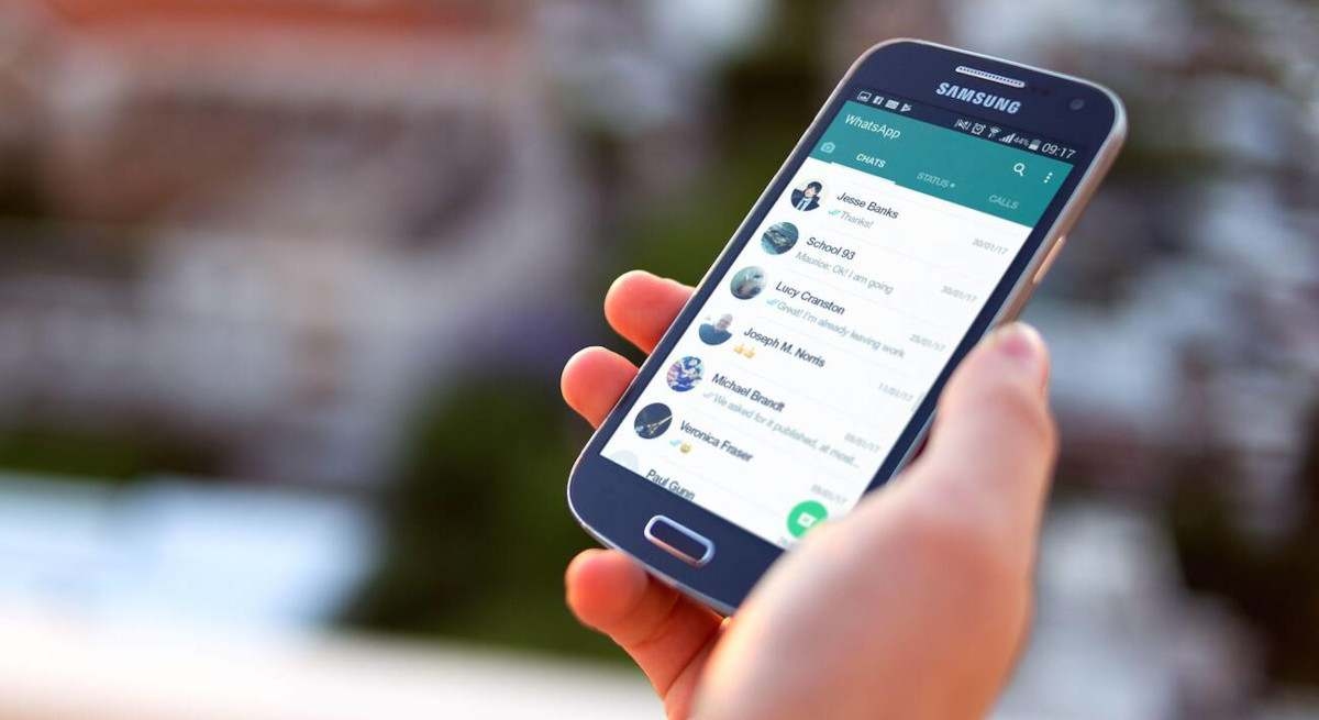 Here's how you can prevent Google AI from spying on your WhatsApp conversations.
