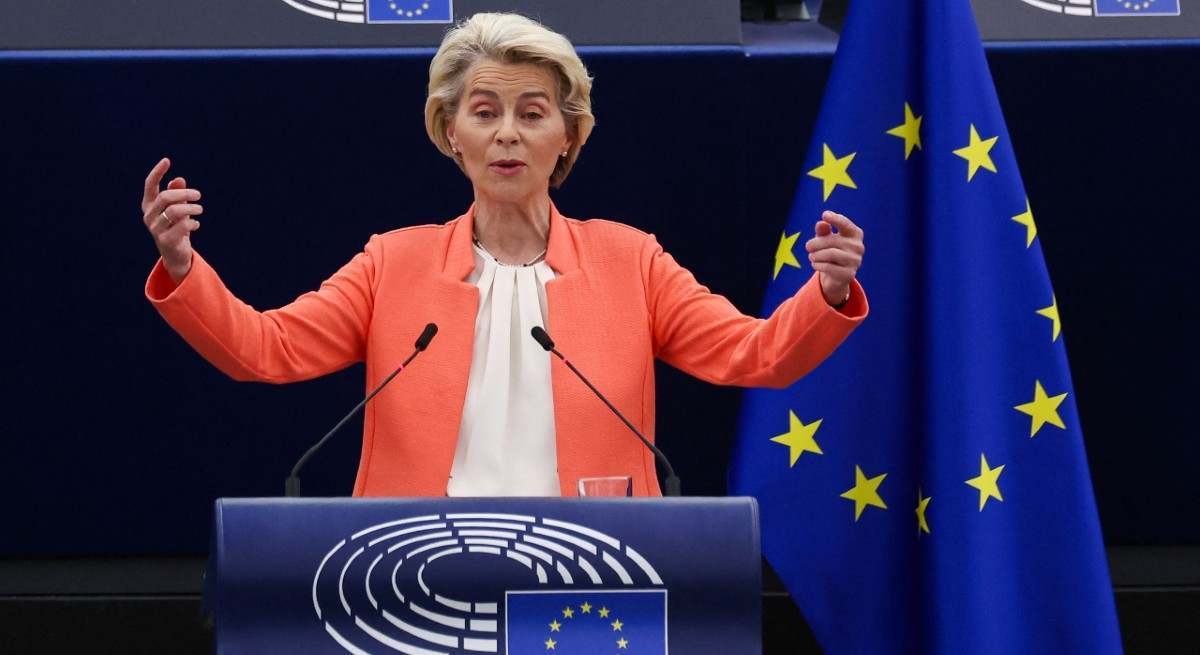 Von der Leyen defende o acordo tarifário com os EUA como um compromisso com a "estabilidade".