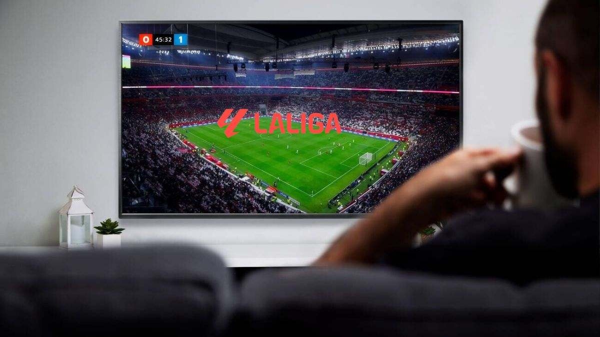 LaLiga's warning to all those using pirated IPTV: "You have football, but they have you."