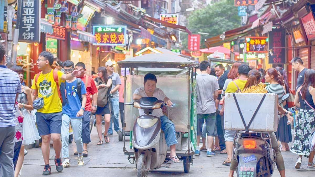 China moet het voorbeeld van Spanje volgen om de economische crisis op te lossen. De sleutel ligt in de manier waarop China consumeert.