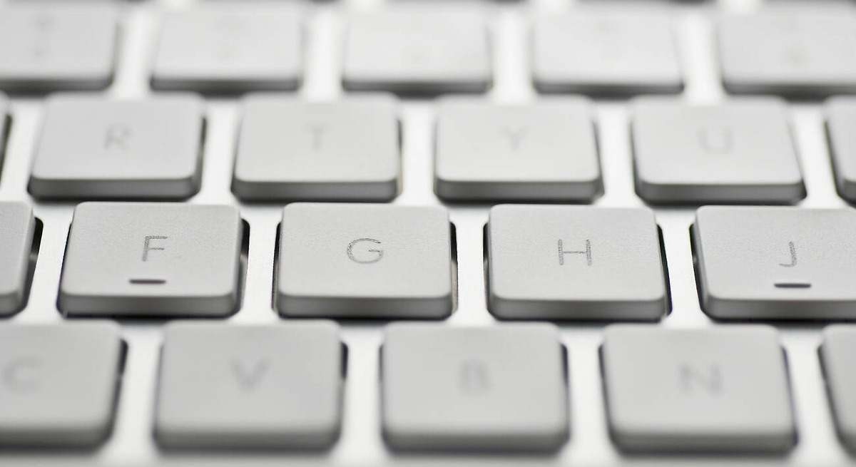 Wofür ist der Strich unter den Buchstaben F, J und der Zahl 5 auf Ihrer Tastatur?