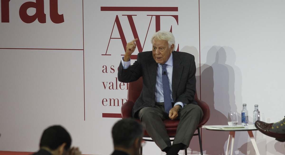 Felipe González, sobre a redução da dívida regional: “Todos nós vamos arcar com a dívida”