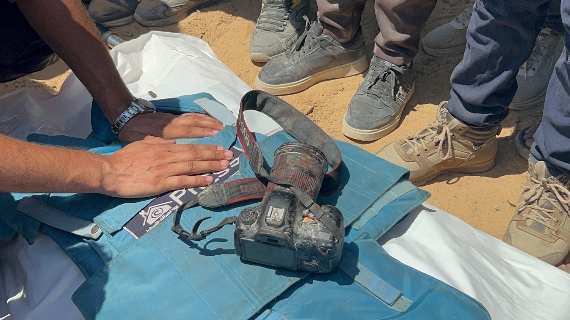 Mindestens 20 Tote (fünf Journalisten) bei Doppelangriff auf das Nasser-Krankenhaus im Süden des Gazastreifens