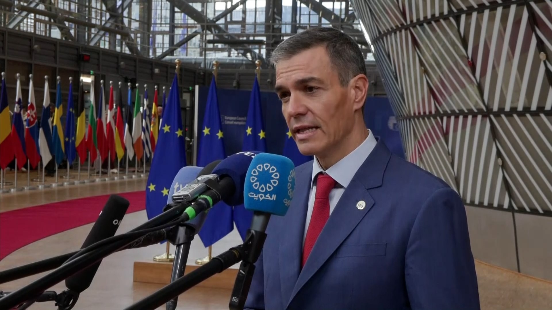 Sánchez fordert „gesetzliche Maßnahmen in Europa, um die Zahl der Ferienwohnungen für Touristen einzudämmen“ und die Wohnungskrise zu bekämpfen.