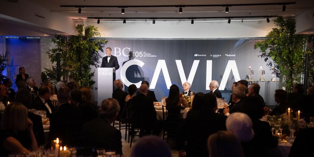 El Rey elogia el periodismo frente al «ruido» y la «simplificación»