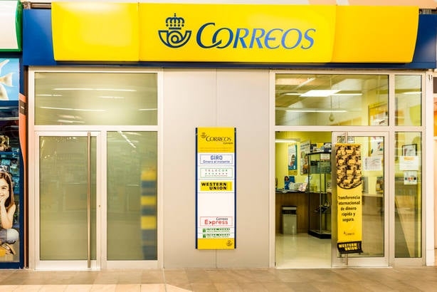 Os Correios suspendem temporariamente as remessas de pacotes de baixo valor para os Estados Unidos e Porto Rico devido a tarifas.