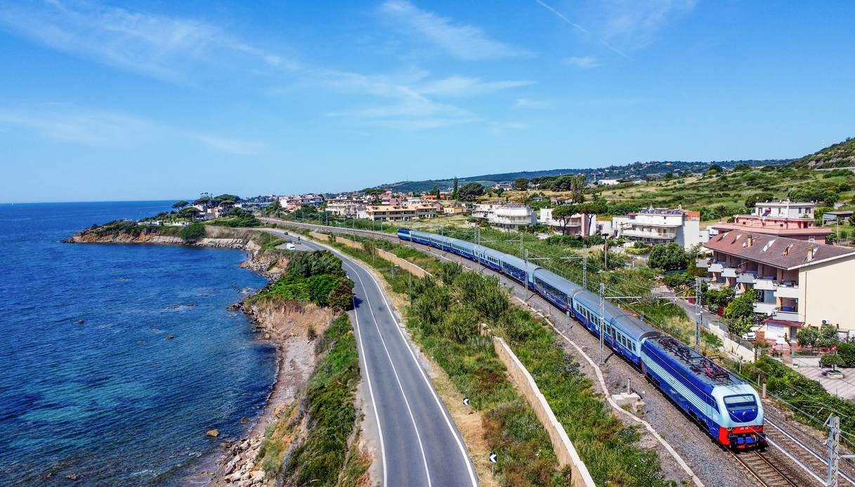 Viaje a la Belleza: El Riviera Express parte de Roma hacia la Riviera Francesa