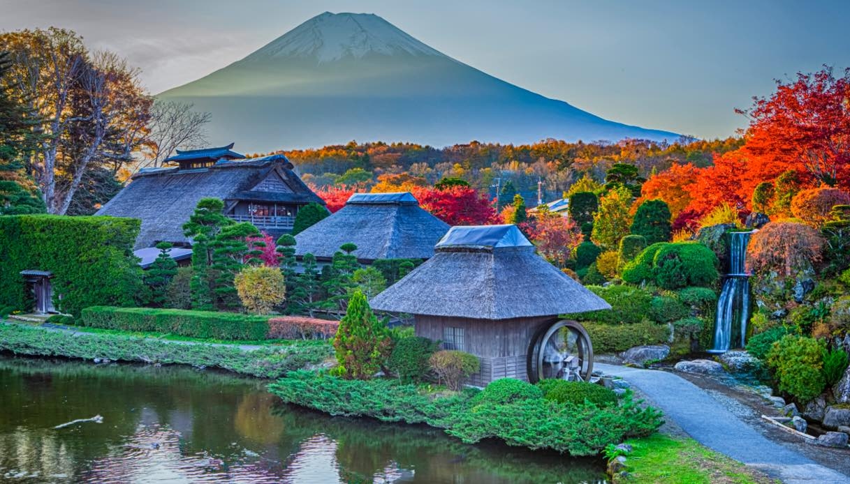 Tourists Flee Japan: Manga Prophecy Sparks Panic
