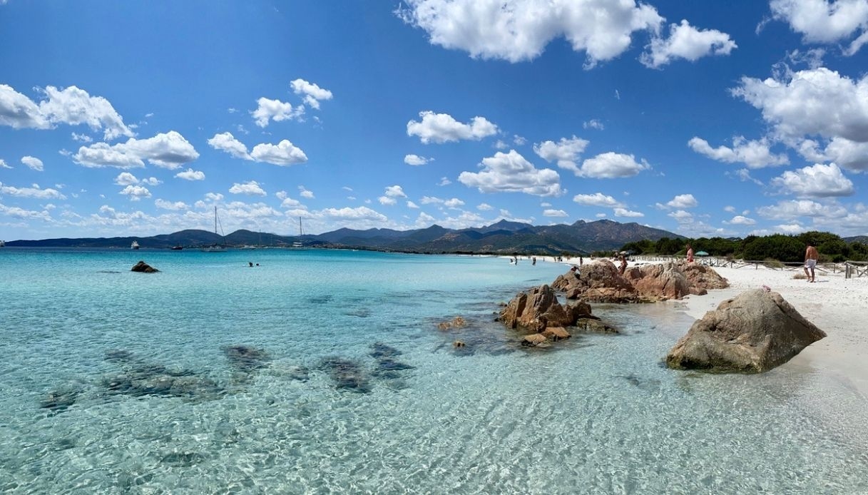Tres playas paradisíacas de Apulia reciben la Bandera Azul