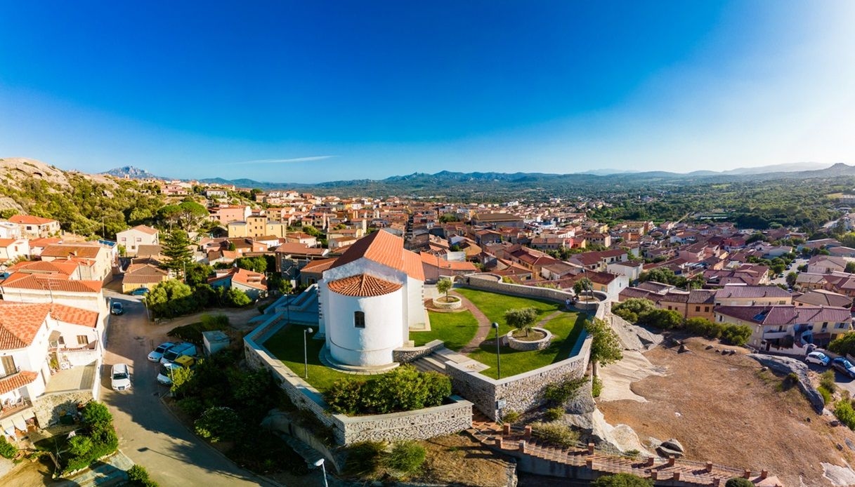 Arzachena, a nova cidade da Sardenha incluída nas Zonas Azuis