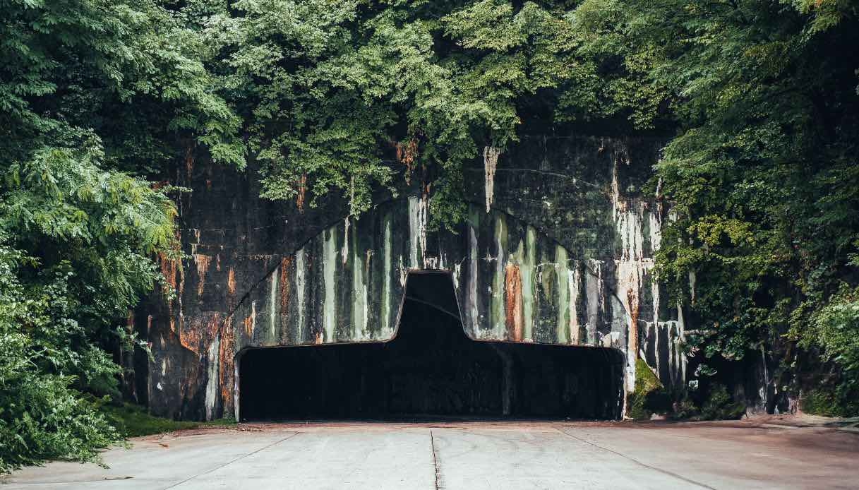 Željava, l'aéroport militaire secret qui dort sous les montagnes des Balkans