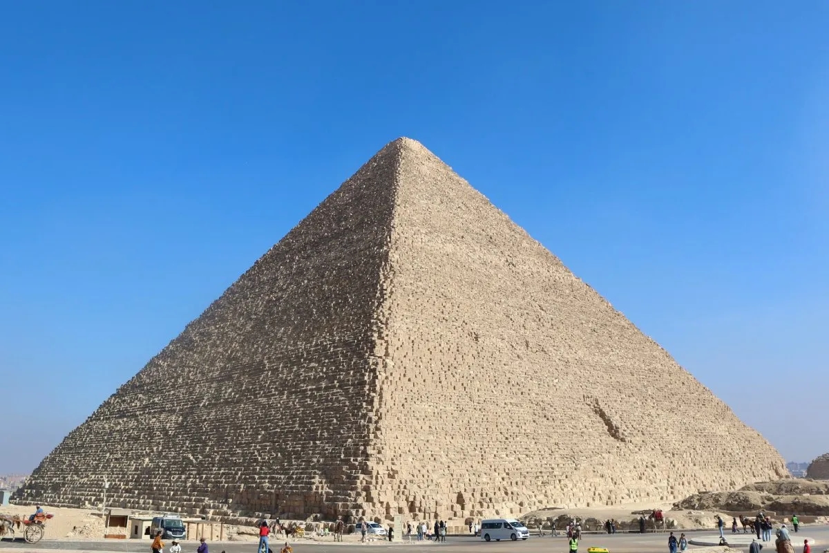 Egipto se encuentra "sumamente afectado" por la escasez de habitaciones de hotel, afirma el ministro de Turismo.