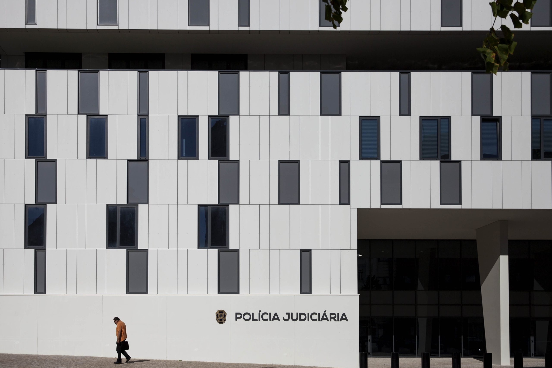 À terceira é de vez? Lei dá à PJ poder de eliminar conteúdos terroristas online