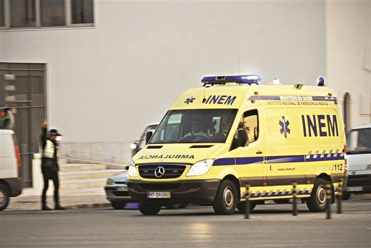 Homem de 25 anos baleado na Amadora