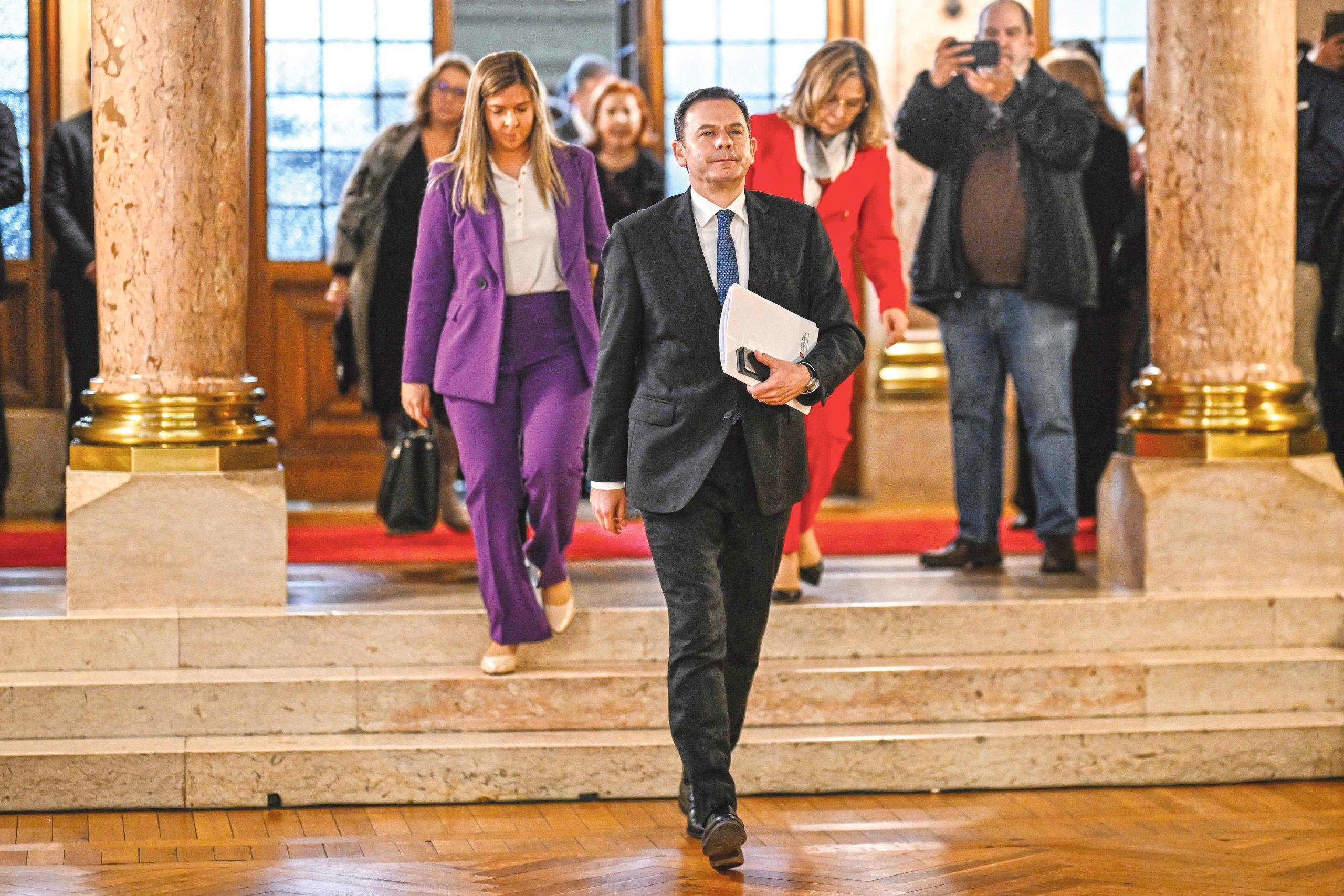 Governo prepara combate político