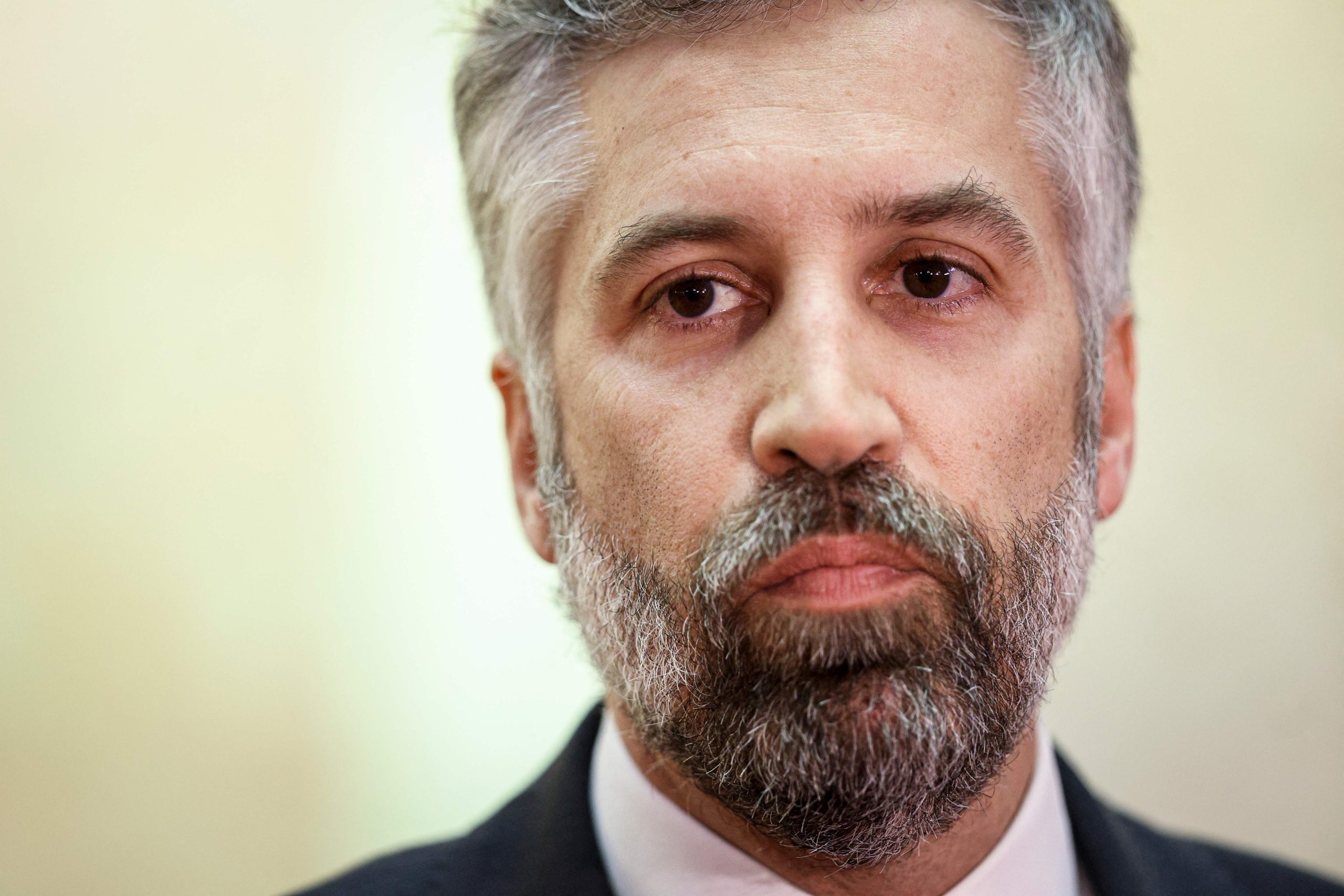 Videoda Pedro Nuno Santos ile Joana Amaral Dias arasındaki gerginlik anı görülüyor