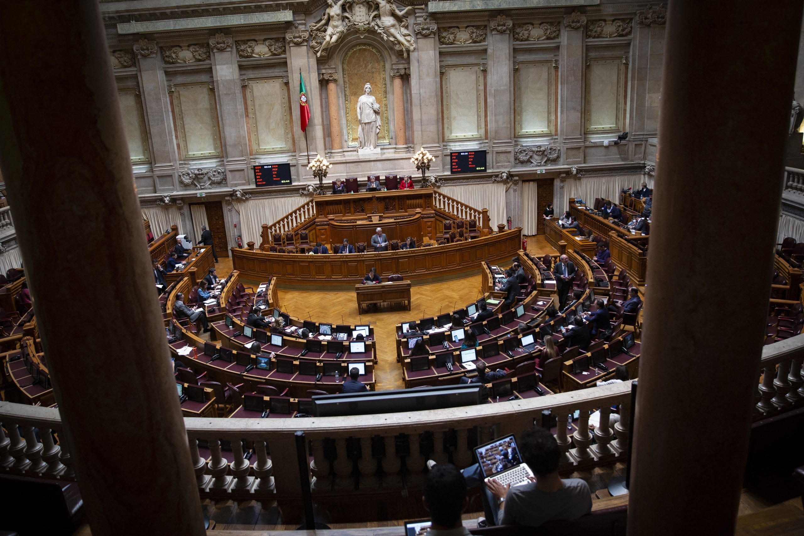 Il Parlamento vota oggi le modifiche alla legge sugli stranieri e una nuova unità nel PSP
