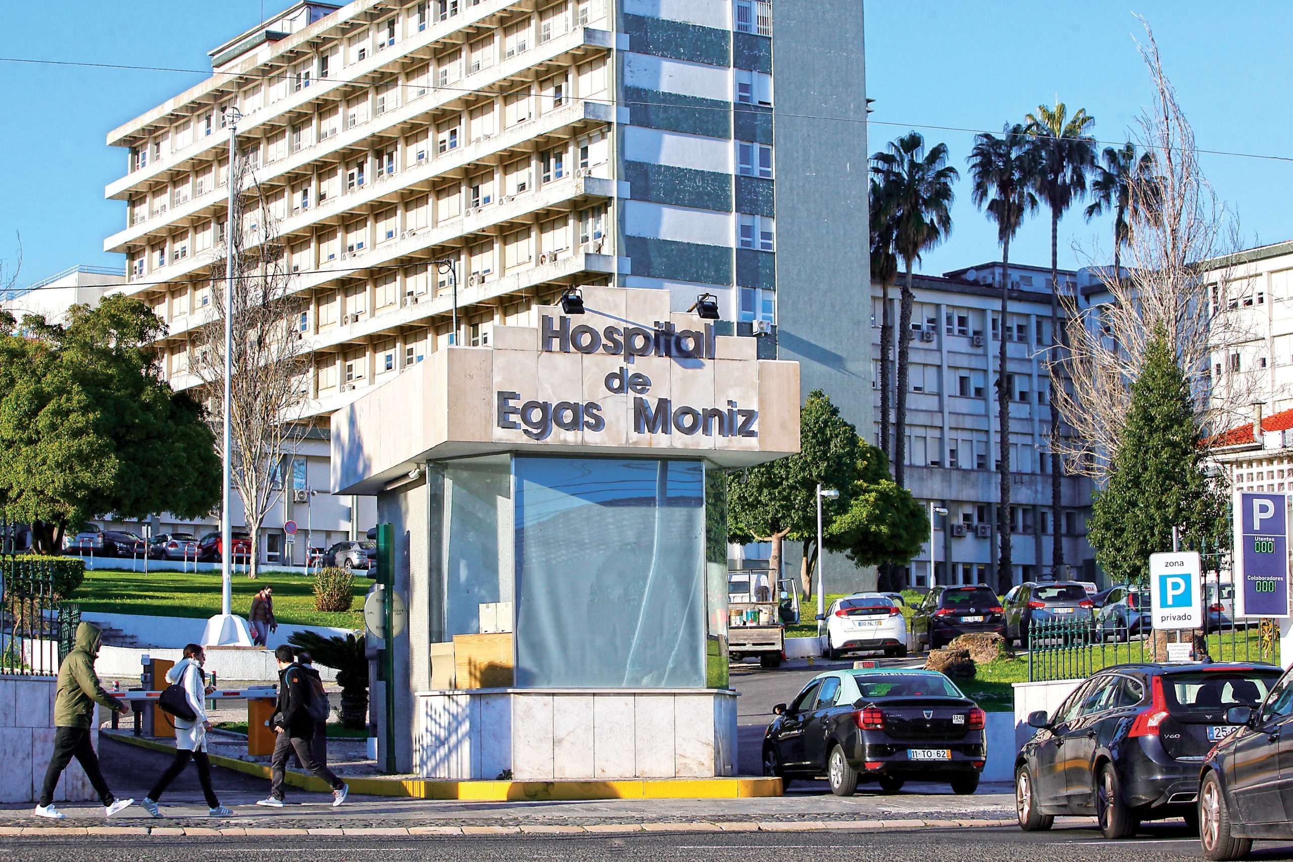 Minister monitoruje sytuację w Egas Moniz