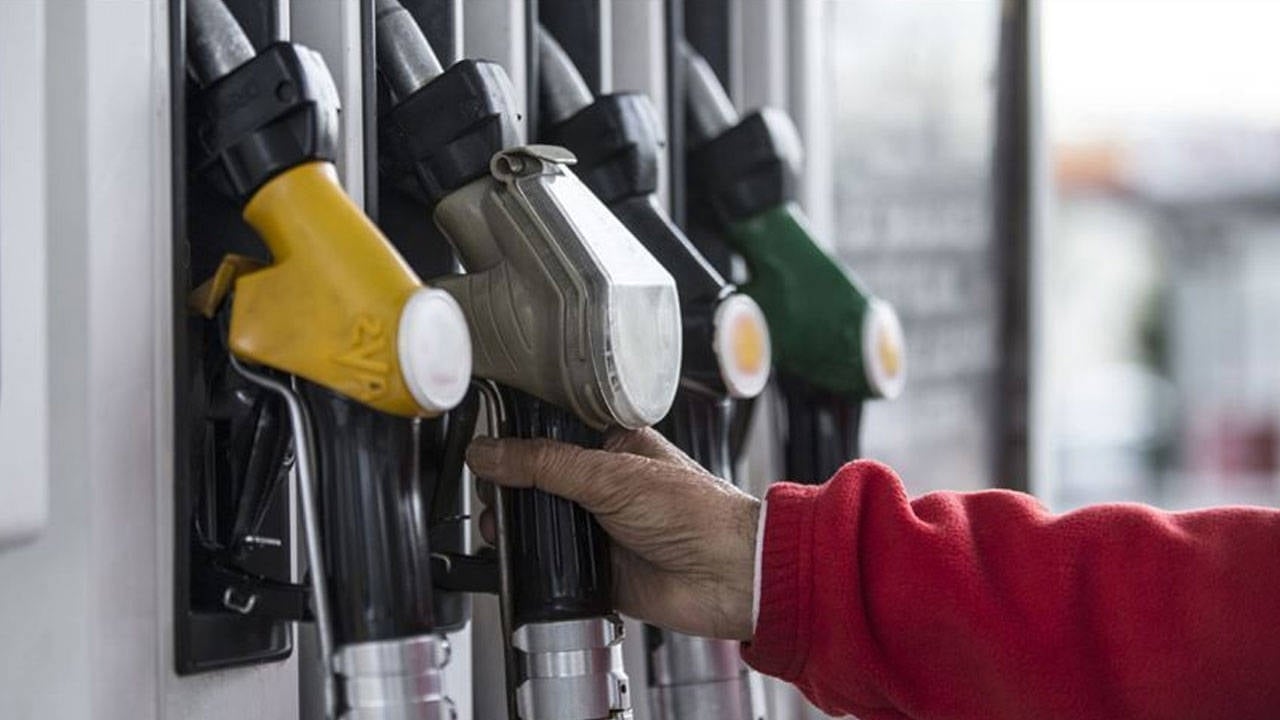 Nadchodzą zniżki na benzynę i olej napędowy