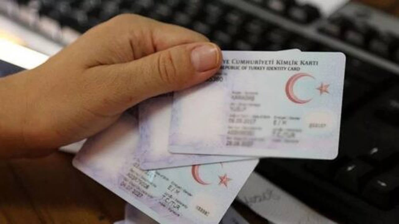 Nüfus Müdürlüğü ‘kimlik pazarı’ oldu