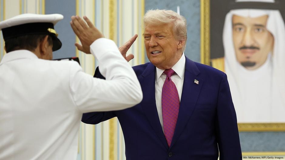 Trump quer suspender sanções à Síria - Pacto de notícias: Os pontos mais importantes em resumo