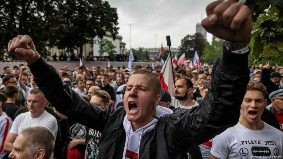 Thousands protest against migration in Poland