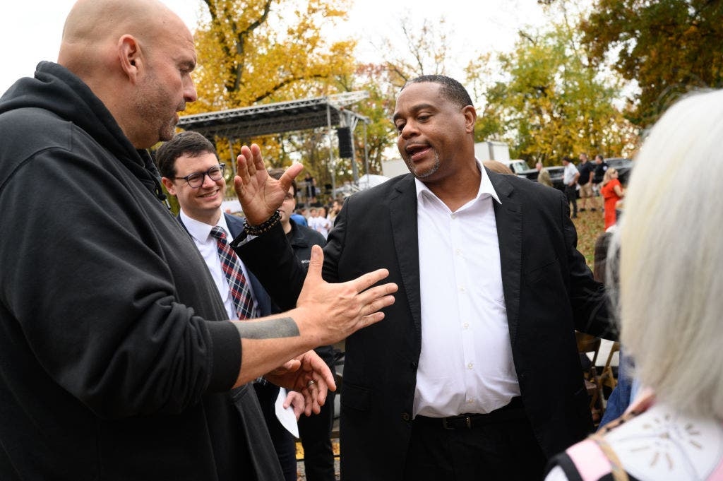 Las primarias para la alcaldía de Pittsburgh dan una gran sorpresa cuando el candidato de la "vieja guardia" derrota al actual titular progresista Ed Gainey.