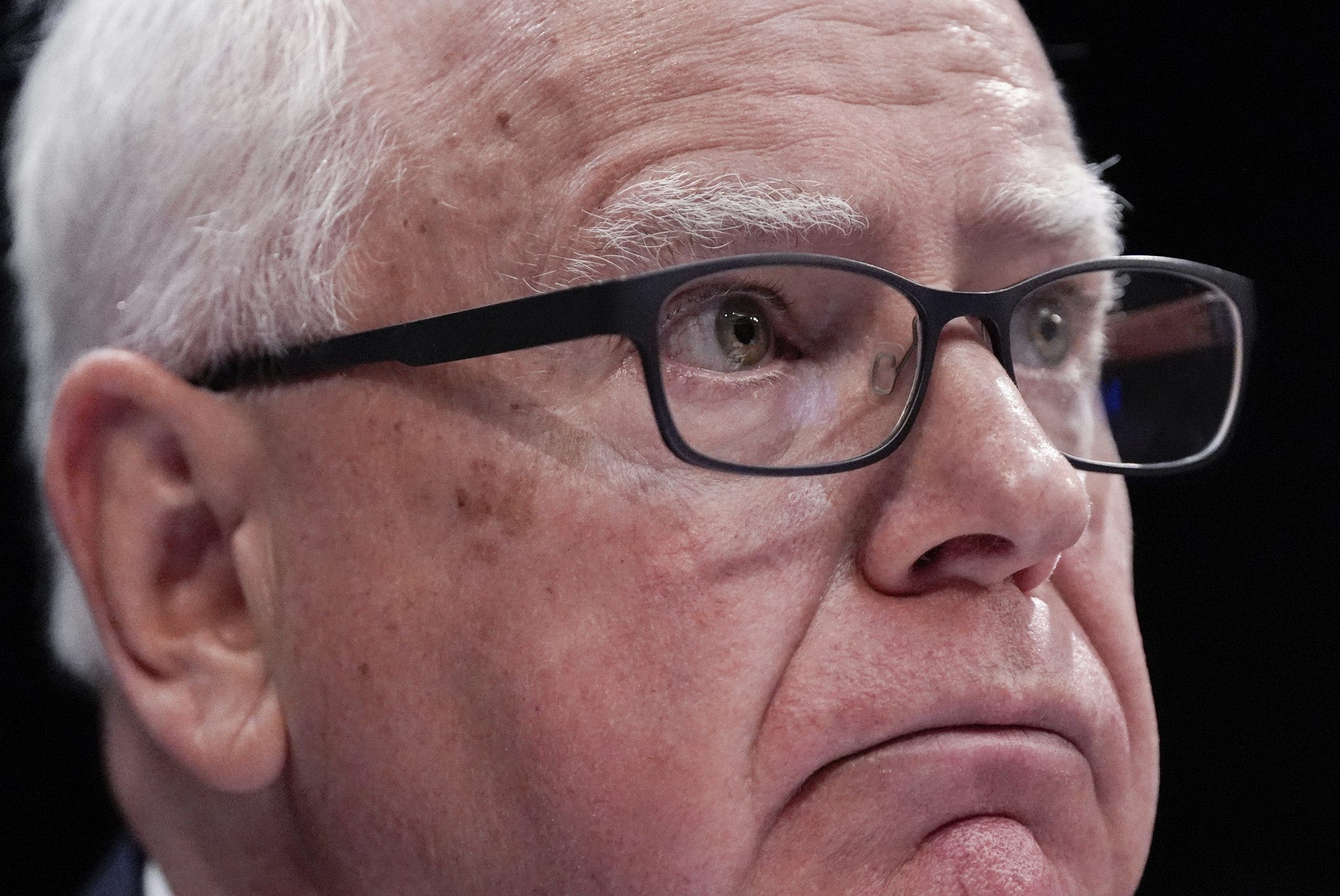 Nancy Mace attacca Tim Walz dopo che non riesce a definire cosa sia una donna